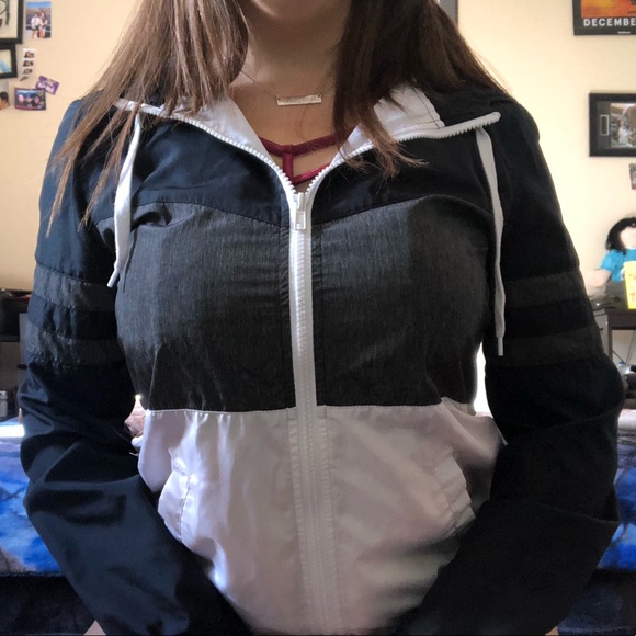 Cute Windbreaker 💝 - Picture 2 of 2